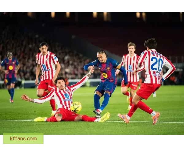 西甲巴萨2比1逆转马竞 莱万绝杀助队7分领跑